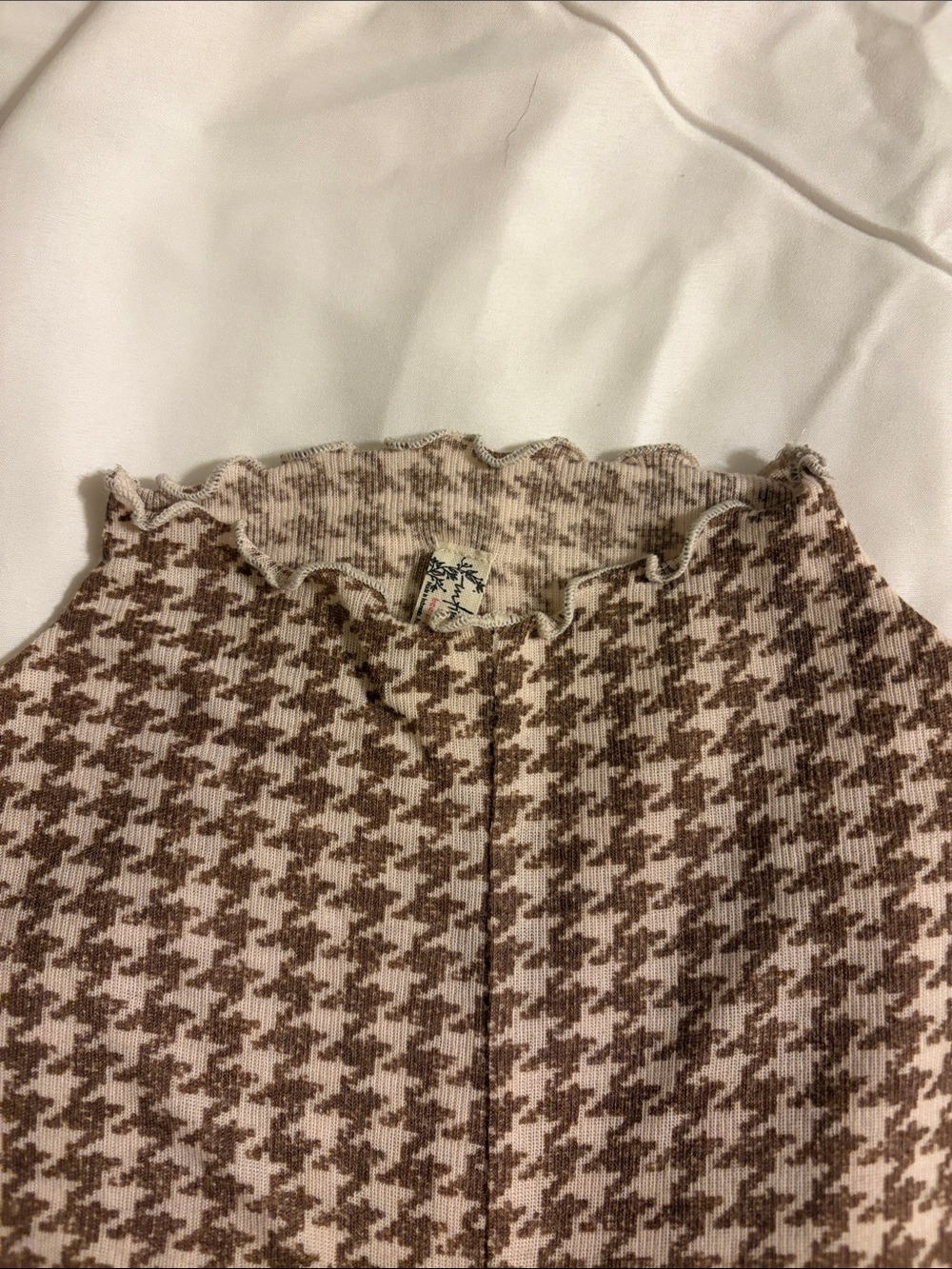 Ruched Houndstooth Long Sleeve Top - Brown/Cream - Picture 2 of 4